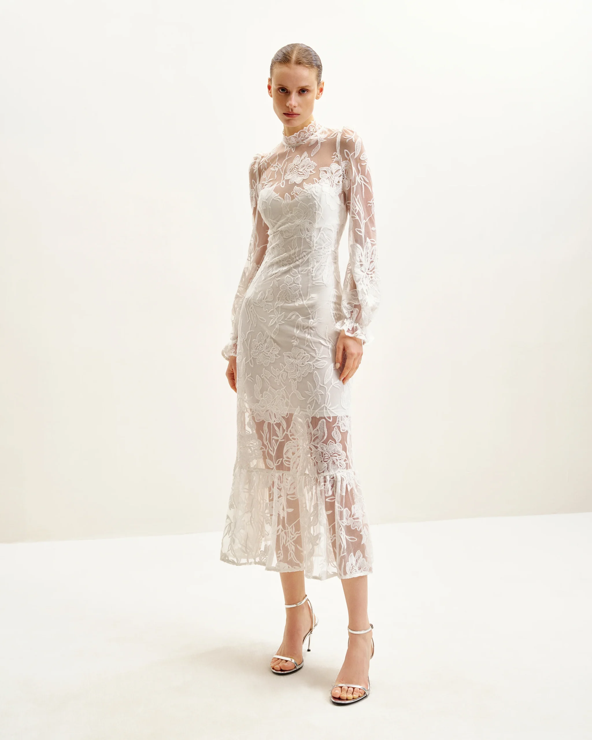 Robe midi élégante en dentelle - Blanche – Image 2