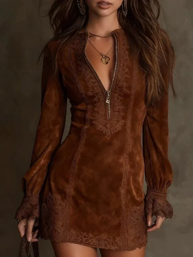 Robe courte féminine avec détails raffinés | Marcelline – Image 2