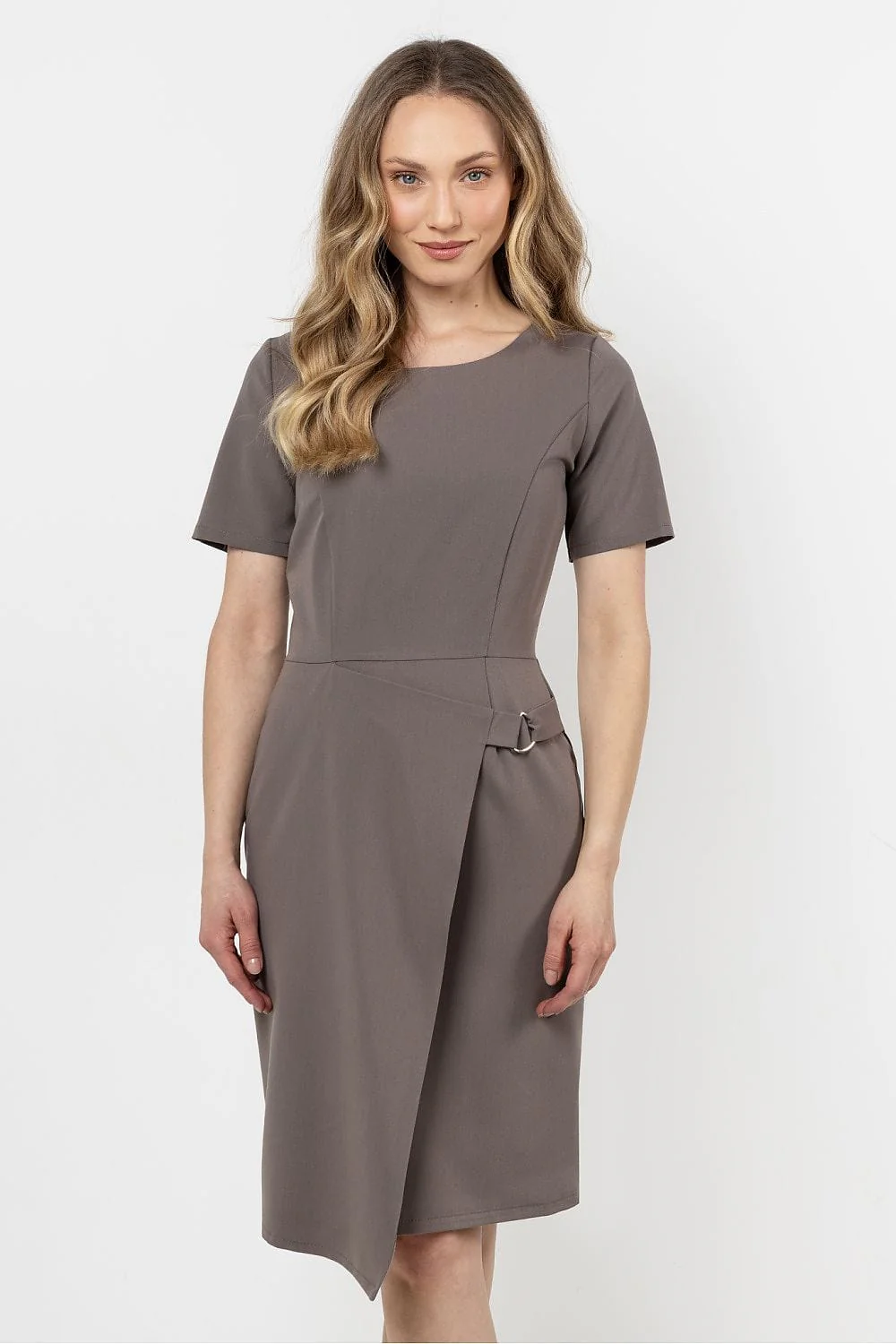 Robe crayon asymétrique élégante